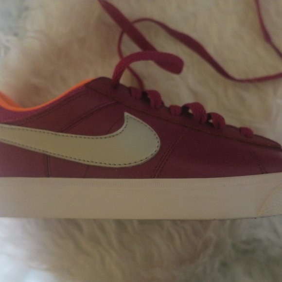 NIKE NIB Women`s Magenta Match Supreme Leather SZ 5 style 631461 500 - Picture 6 of 8